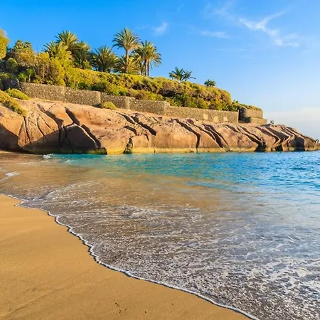 512 By The Beach! 2 Bedroom, Wifi